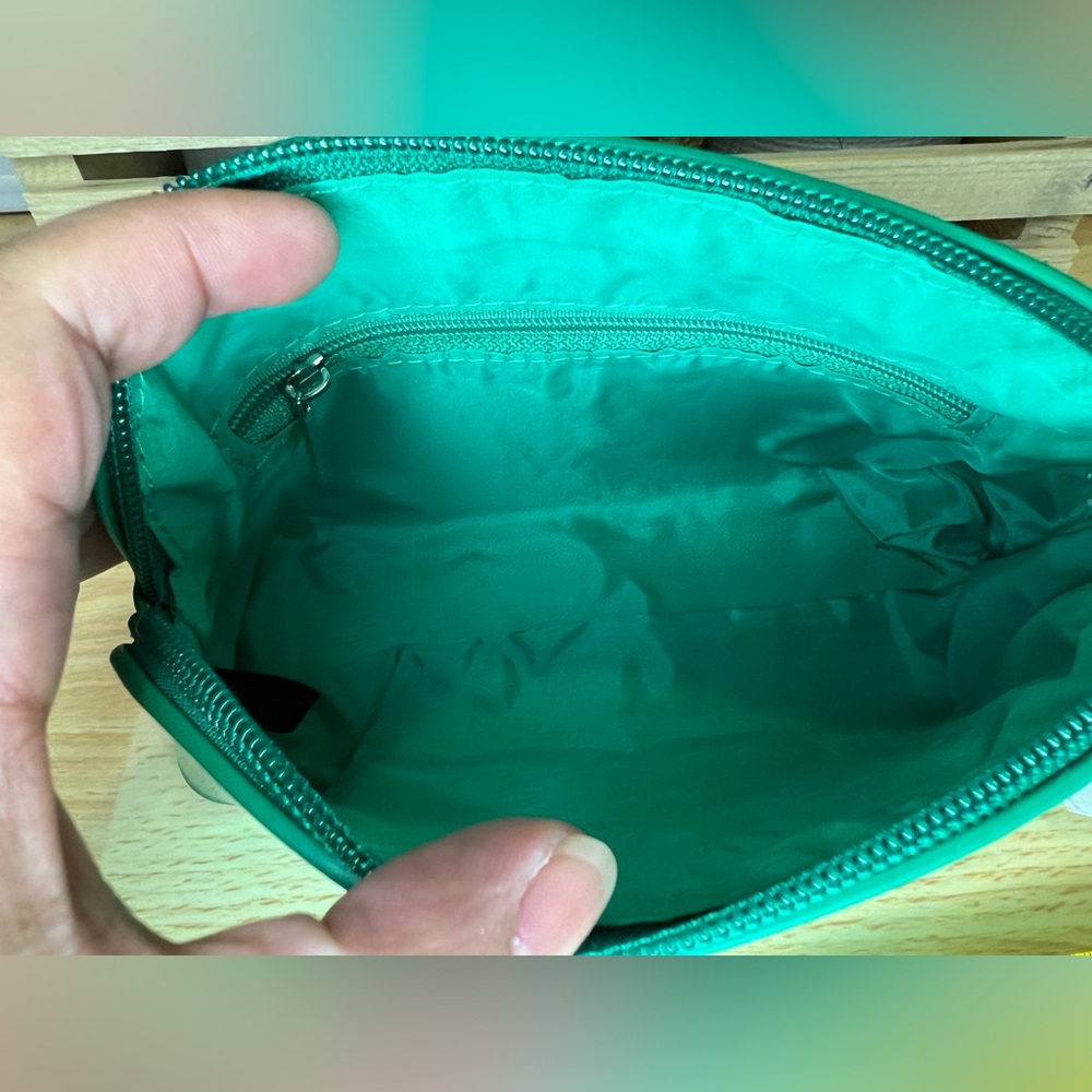 Green Metallic Cosmetic Pouch - Picture 5 of 6